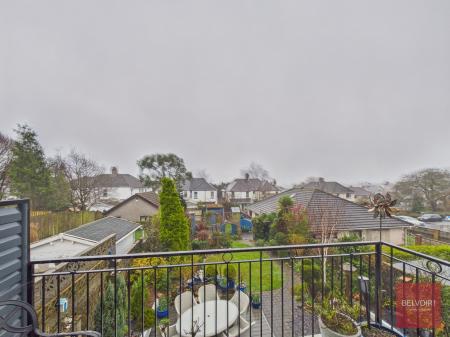 4 bedroom Detached house for sale in Carnglas Avenue, Sketty, Swansea, SA2