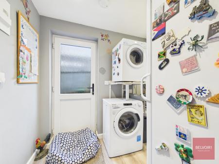 4 bedroom Detached house for sale in Carnglas Avenue, Sketty, Swansea, SA2