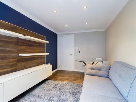 2 bedroom Flat to let in Weavers House, Manheim Quay, Marina, Swansea, SA1