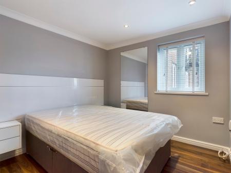 2 bedroom Flat to let in Weavers House, Manheim Quay, Marina, Swansea, SA1