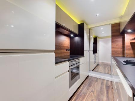 2 bedroom Flat to let in Weavers House, Manheim Quay, Marina, Swansea, SA1