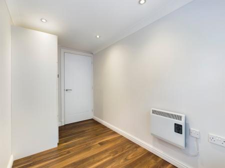 2 bedroom Flat to let in Weavers House, Manheim Quay, Marina, Swansea, SA1