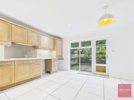 4 bedroom Town house for sale in Waverley Drive, Mumbles, Swansea, SA3