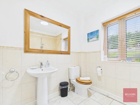 5 bedroom Detached house for sale in Applegrove, Reynoldston, Swansea, SA3