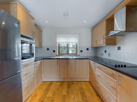 2 bedroom Flat for sale in St Annes, Mumbles, Swansea, SA3