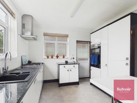 5 bedroom Bungalow for sale in Parklands View, Sketty, Swansea, SA2