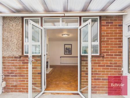 5 bedroom Bungalow for sale in Parklands View, Sketty, Swansea, SA2