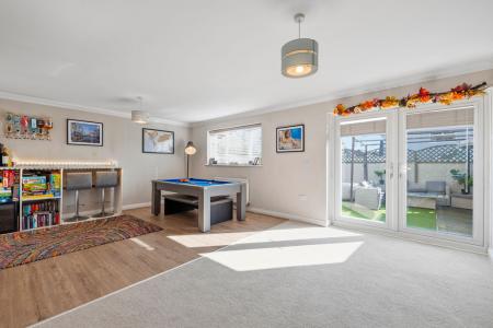 4 bedroom Detached house for sale in Clos Y Banc Yr Eithen, Gorseinon, Swansea, SA4