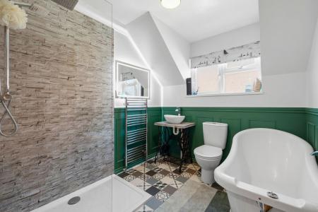 4 bedroom Detached house for sale in Clos Y Banc Yr Eithen, Gorseinon, Swansea, SA4