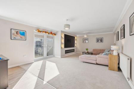 4 bedroom Detached house for sale in Clos Y Banc Yr Eithen, Gorseinon, Swansea, SA4