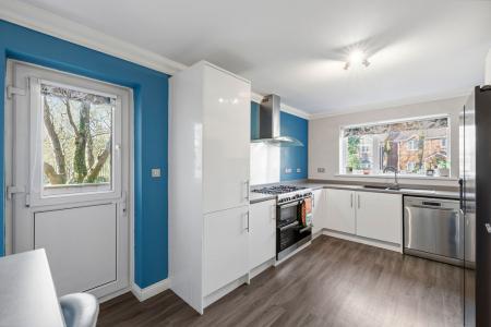 4 bedroom Detached house for sale in Clos Y Banc Yr Eithen, Gorseinon, Swansea, SA4