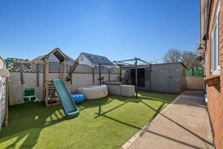 4 bedroom Detached house for sale in Clos Y Banc Yr Eithen, Gorseinon, Swansea, SA4