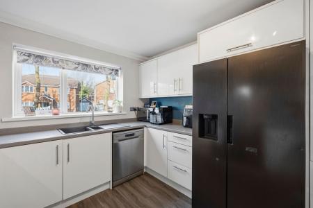 4 bedroom Detached house for sale in Clos Y Banc Yr Eithen, Gorseinon, Swansea, SA4