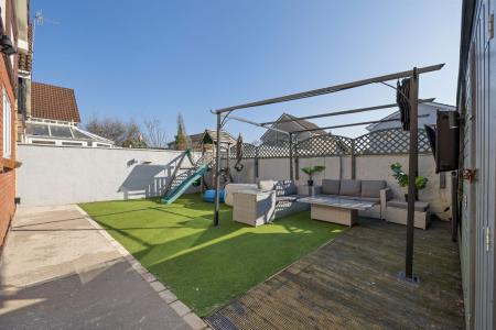 4 bedroom Detached house for sale in Clos Y Banc Yr Eithen, Gorseinon, Swansea, SA4