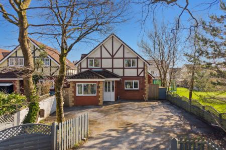 Clos Y Banc Yr Eithen, Gorseinon, Swansea, SA4