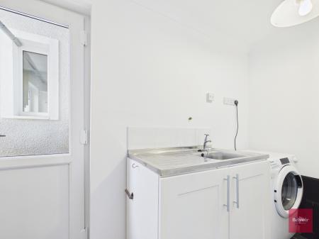 4 bedroom Detached house to let in Wychwood Close, Langland, Swansea, SA3