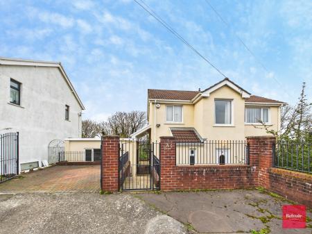 4 bedroom Detached house to let in Wychwood Close, Langland, Swansea, SA3