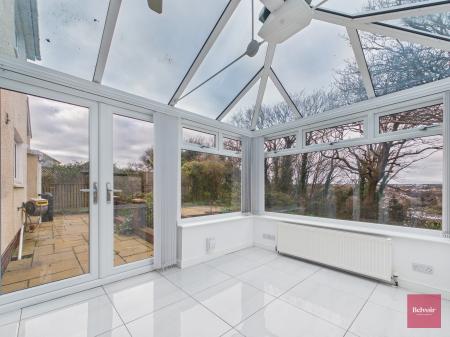 4 bedroom Detached house to let in Wychwood Close, Langland, Swansea, SA3