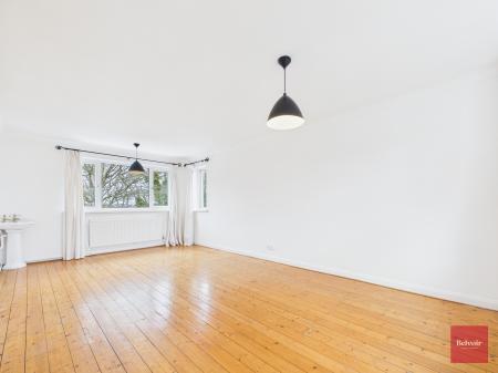 4 bedroom Detached house to let in Wychwood Close, Langland, Swansea, SA3