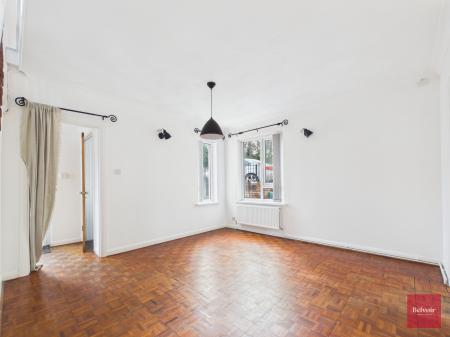 4 bedroom Detached house to let in Wychwood Close, Langland, Swansea, SA3