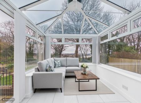 4 bedroom Detached house to let in Wychwood Close, Langland, Swansea, SA3