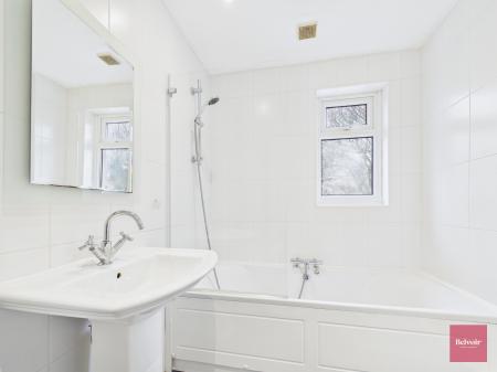 4 bedroom Detached house to let in Wychwood Close, Langland, Swansea, SA3