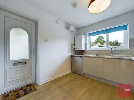 2 bedroom Maisonette to let in Anchor Bay Court, Mumbles Road, Mumbles, Swansea, SA3