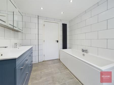 2 bedroom Maisonette to let in Anchor Bay Court, Mumbles Road, Mumbles, Swansea, SA3