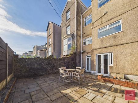 2 bedroom Flat to let in Walter Road, Uplands, Swansea, SA1