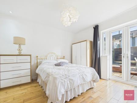 2 bedroom Flat to let in Walter Road, Uplands, Swansea, SA1