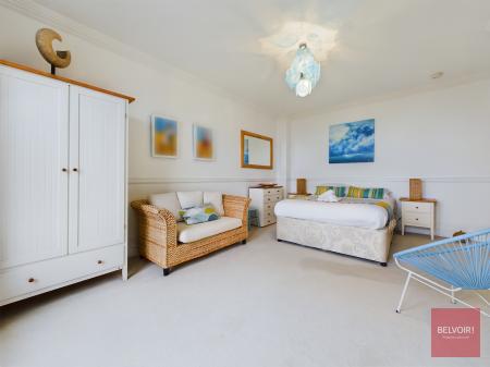 3 bedroom Flat to let in Langland Bay Manor, Langland, Swansea, SA3