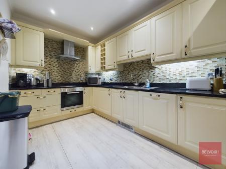 3 bedroom Flat to let in Langland Bay Manor, Langland, Swansea, SA3