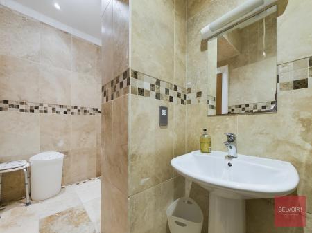 3 bedroom Flat to let in Langland Bay Manor, Langland, Swansea, SA3