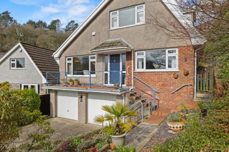 3 bedroom Detached house for sale in Penlan Crescent, Uplands, Swansea, SA2