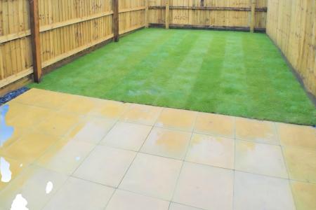 2 bedroom Terraced House to let in Morris Drive, Pentrechywth, Swansea, SA1