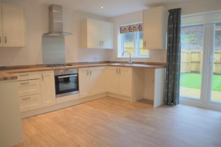 2 bedroom Terraced House to let in Morris Drive, Pentrechywth, Swansea, SA1