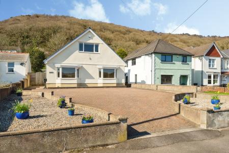 3 bedroom Detached house for sale in New Road, Jersey Marine, Swansea, SA10