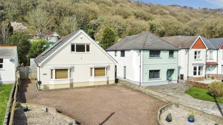 3 bedroom Detached house for sale in New Road, Jersey Marine, Swansea, SA10