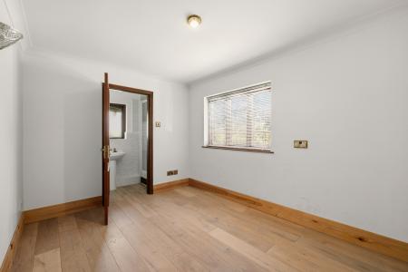 5 bedroom Detached house for sale in Groves Avenue, Langland, Swansea, SA3