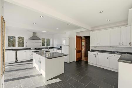 5 bedroom Detached house for sale in Groves Avenue, Langland, Swansea, SA3