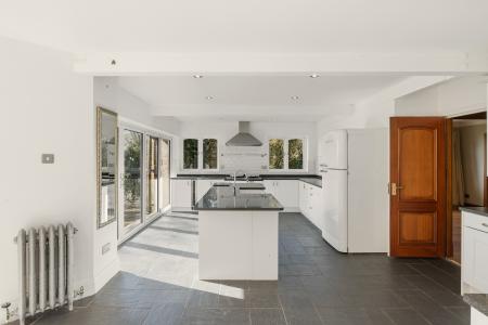 5 bedroom Detached house for sale in Groves Avenue, Langland, Swansea, SA3