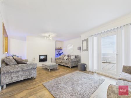3 bedroom Flat to let in Nautilus House, Goose Island, Maritime Quarter, Swansea, SA1