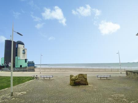 3 bedroom Flat to let in Nautilus House, Goose Island, Maritime Quarter, Swansea, SA1