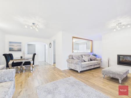 3 bedroom Flat to let in Nautilus House, Goose Island, Maritime Quarter, Swansea, SA1