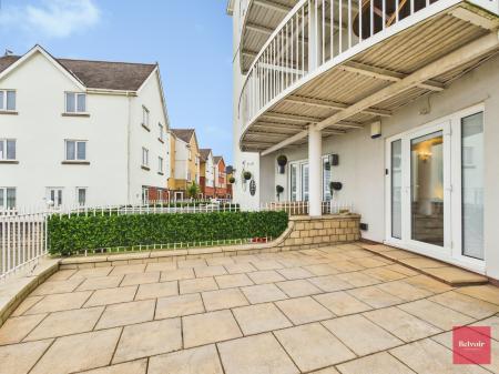 3 bedroom Flat to let in Nautilus House, Goose Island, Maritime Quarter, Swansea, SA1