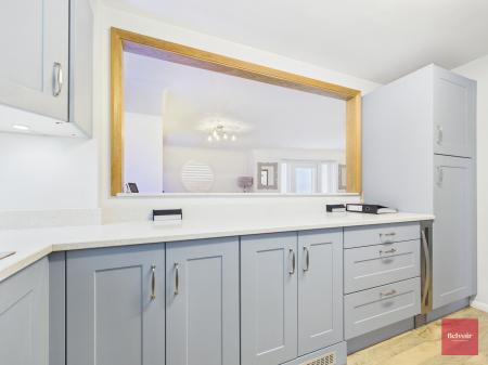 3 bedroom Flat to let in Nautilus House, Goose Island, Maritime Quarter, Swansea, SA1