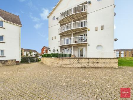 3 bedroom Flat to let in Nautilus House, Goose Island, Maritime Quarter, Swansea, SA1