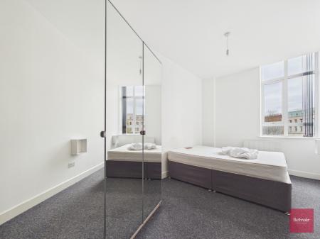 1 bedroom Flat to let in College Street, City Centre, Swansea, SA1