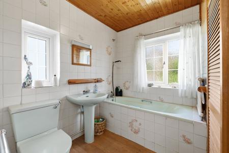 3 bedroom Detached house for sale in Langland Court Road, Langland, Swansea, SA3