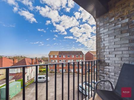 2 bedroom Flat to let in Vivian Mansions, Sketty, Swansea, SA2